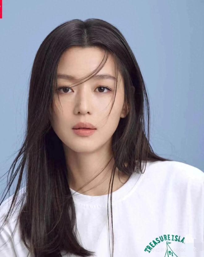 皱纹明显有下垂有发腮女神有年龄感了OG真人偶遇44岁全智贤真实容颜(图2)